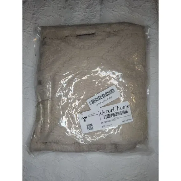 🛋️ NWT decorUhome Faux Fur Throw Pillow Covers 18" Set of 2 Beige - Picture 4 of 7